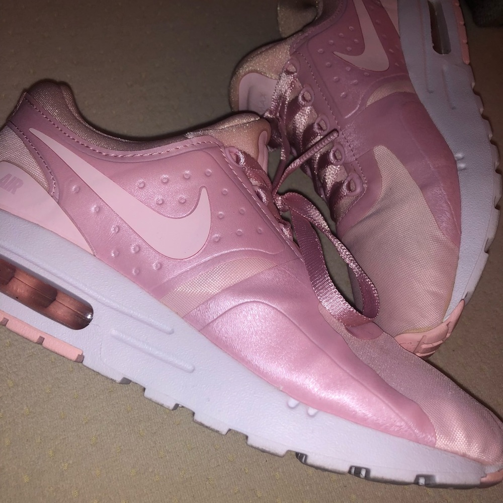 Pink Nike Air Max Zero